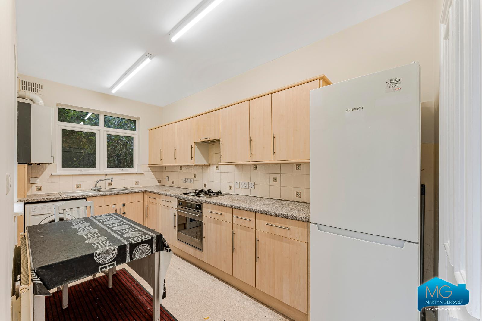 1 bedroom Ground Floor Flat to rent - Martyn Gerrard