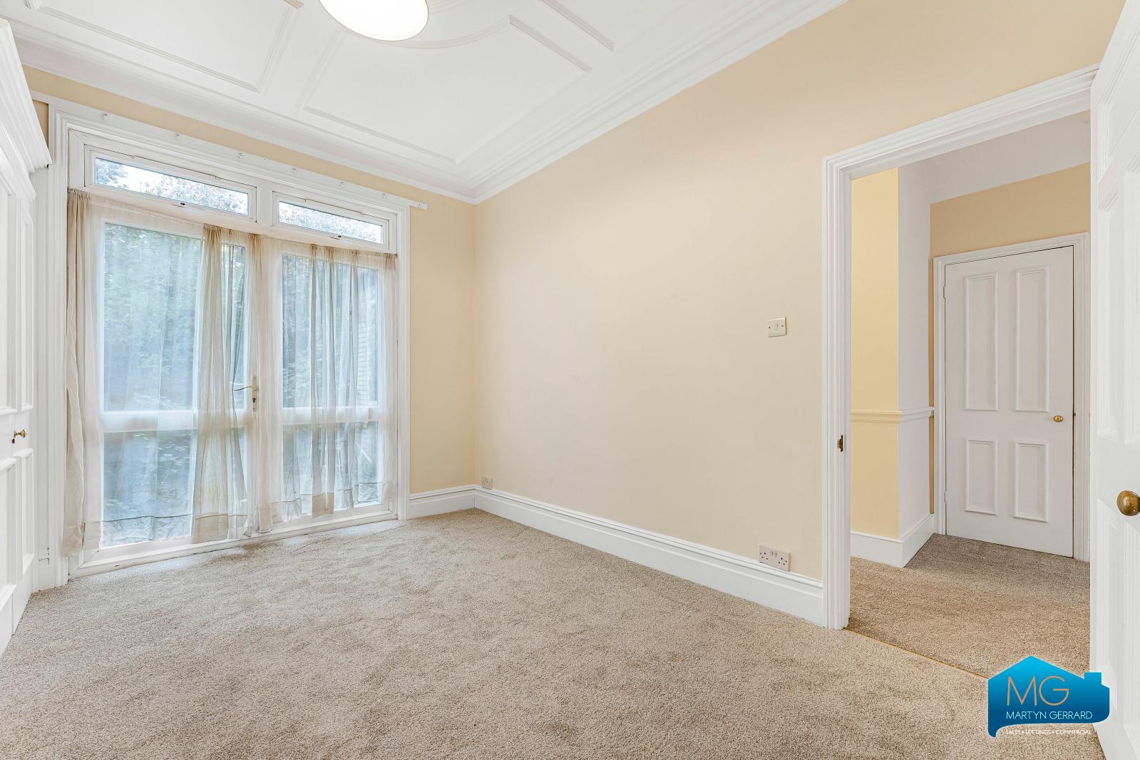 1 bedroom Ground Floor Flat to rent - Martyn Gerrard