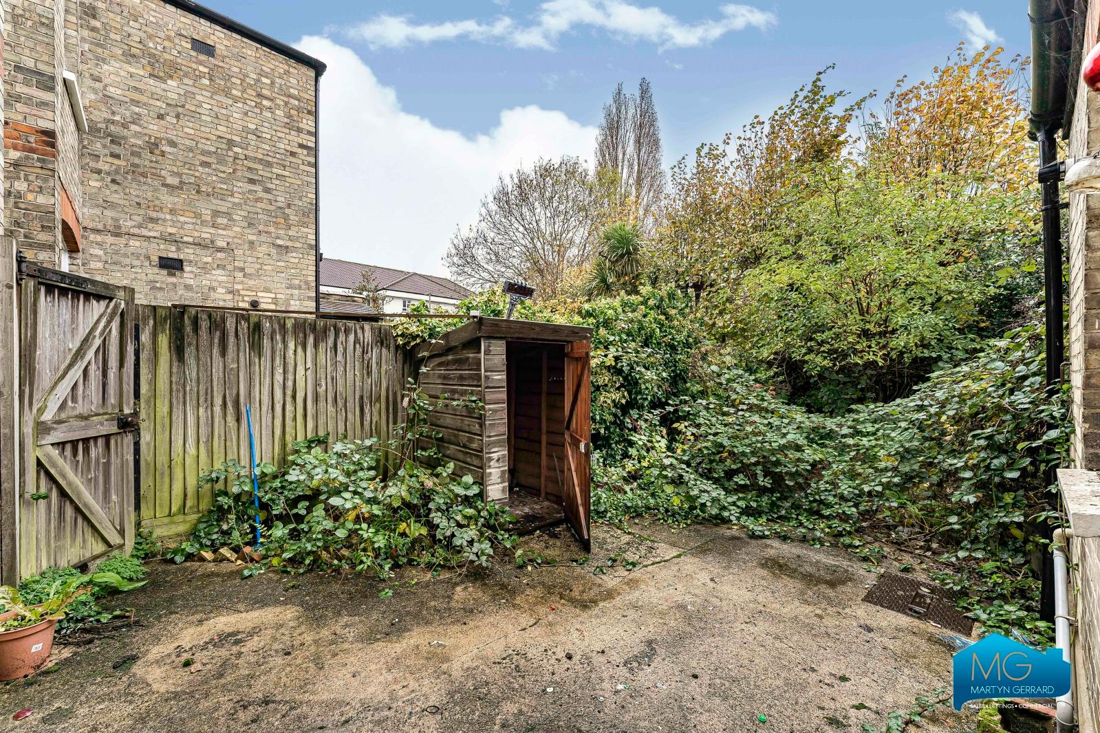 1 bedroom Ground Floor Flat to rent - Martyn Gerrard