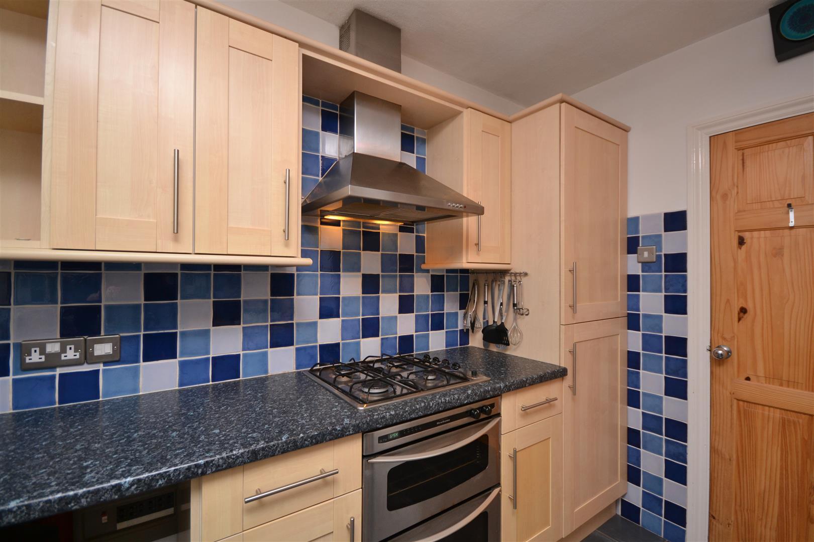 2 bedroom Ground Floor Flat to rent - Martyn Gerrard