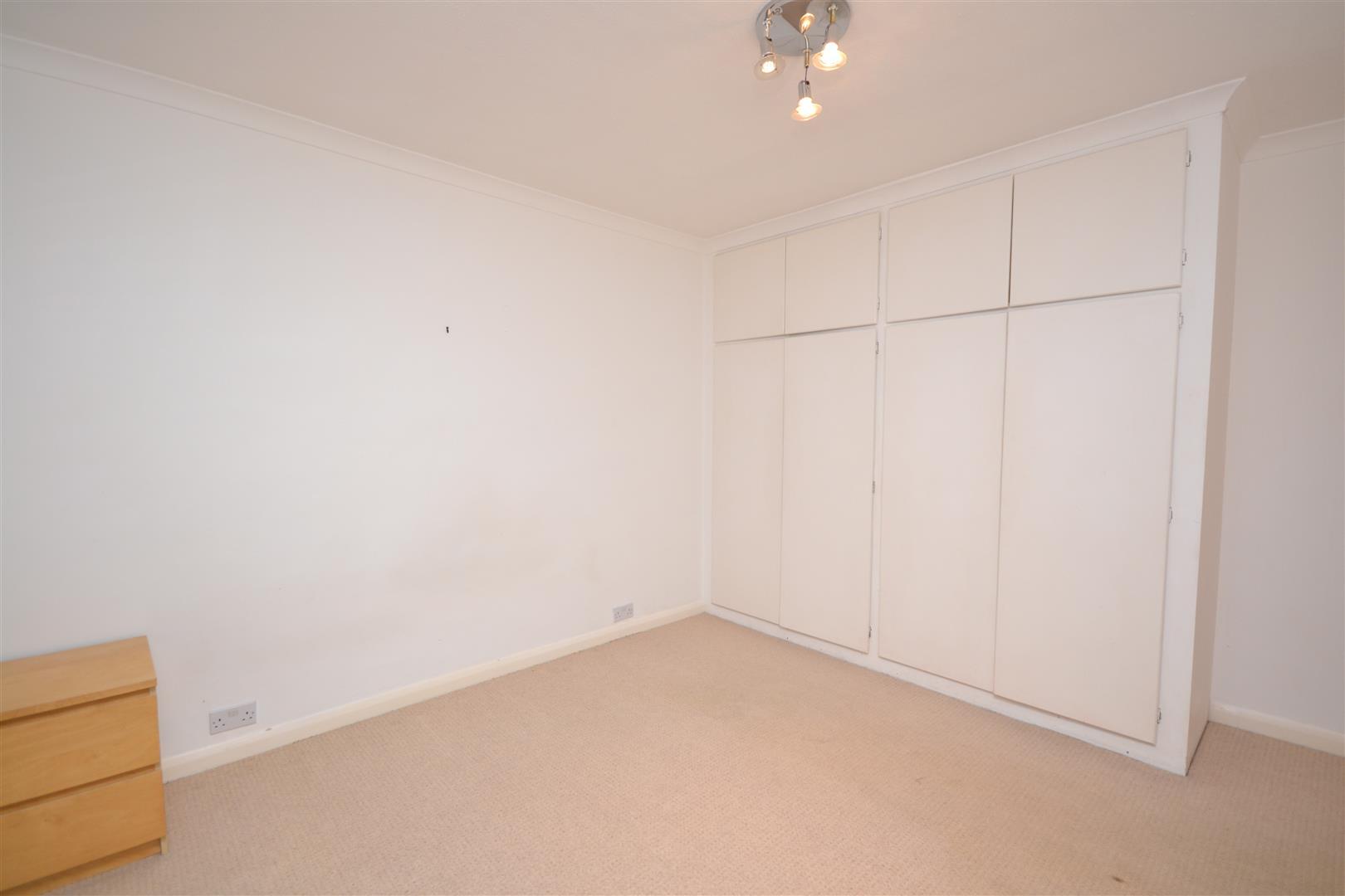 2 bedroom Ground Floor Flat to rent - Martyn Gerrard