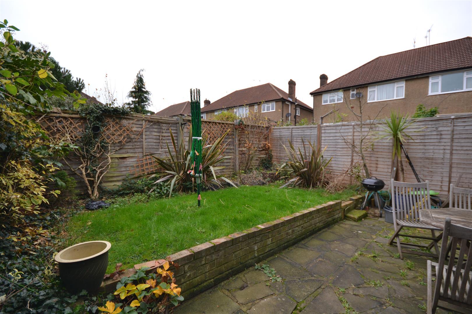 2 bedroom Ground Floor Flat to rent - Martyn Gerrard