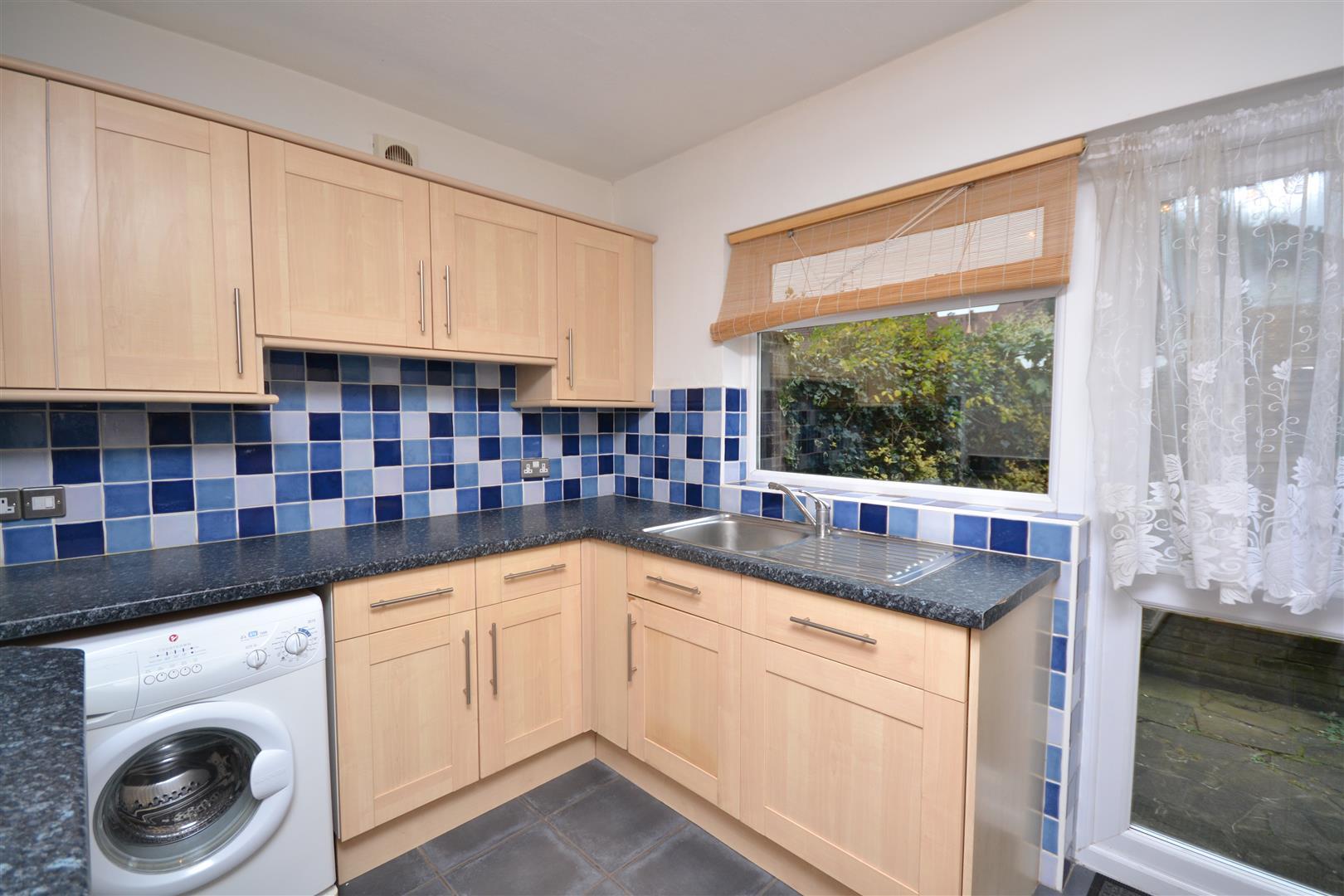 2 bedroom Ground Floor Flat to rent - Martyn Gerrard