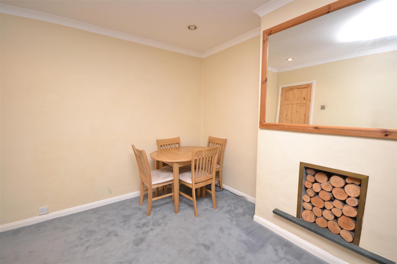 2 bedroom Ground Floor Flat to rent - Martyn Gerrard