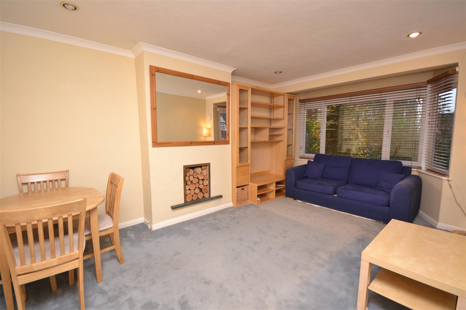 2 bedroom Ground Floor Flat to rent - Martyn Gerrard