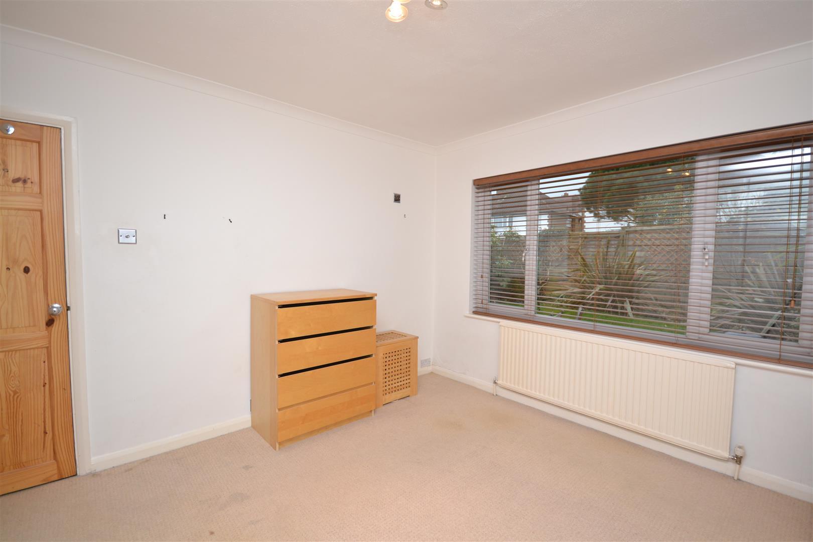 2 bedroom Ground Floor Flat to rent - Martyn Gerrard