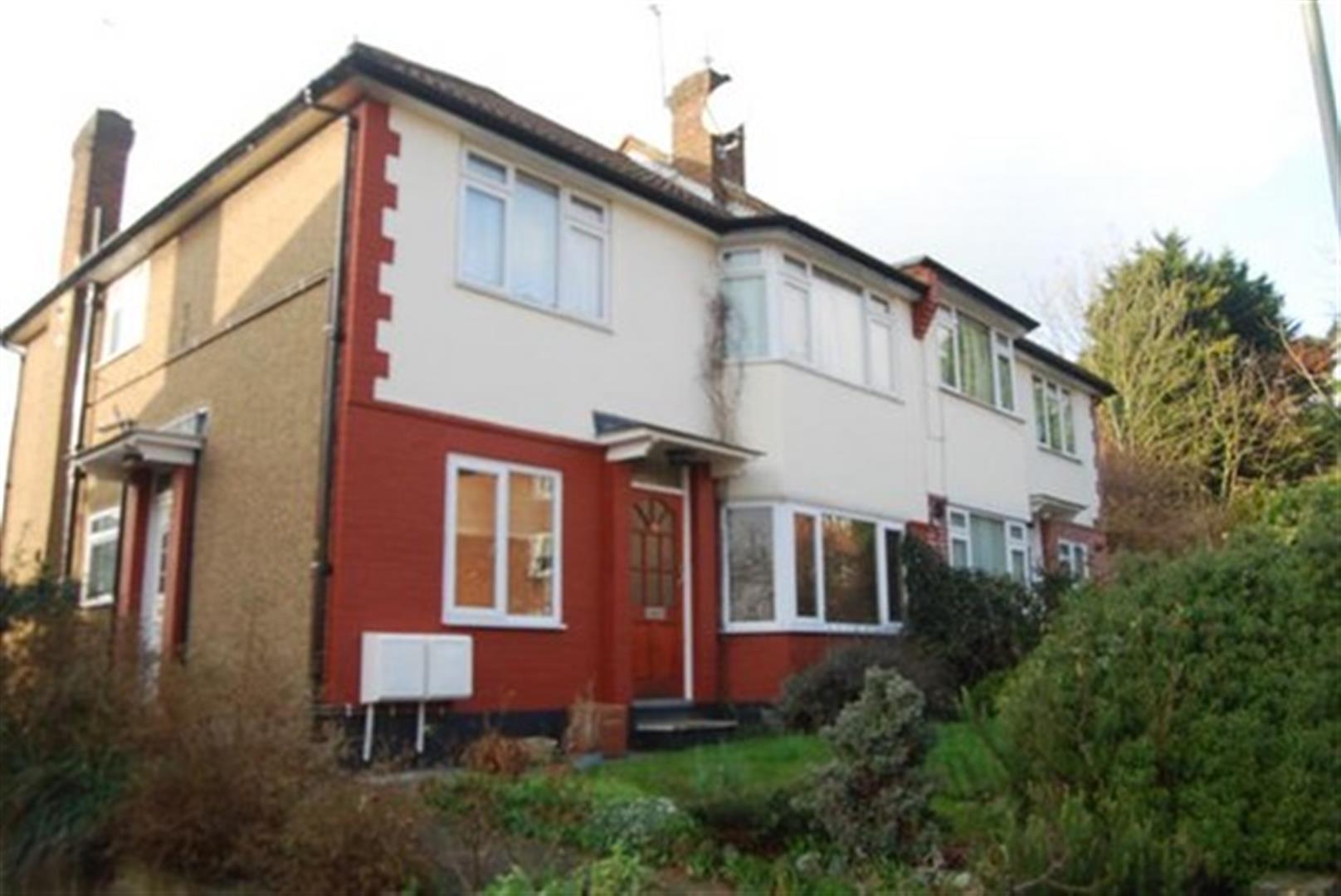 2 bedroom Ground Floor Flat to rent - Martyn Gerrard