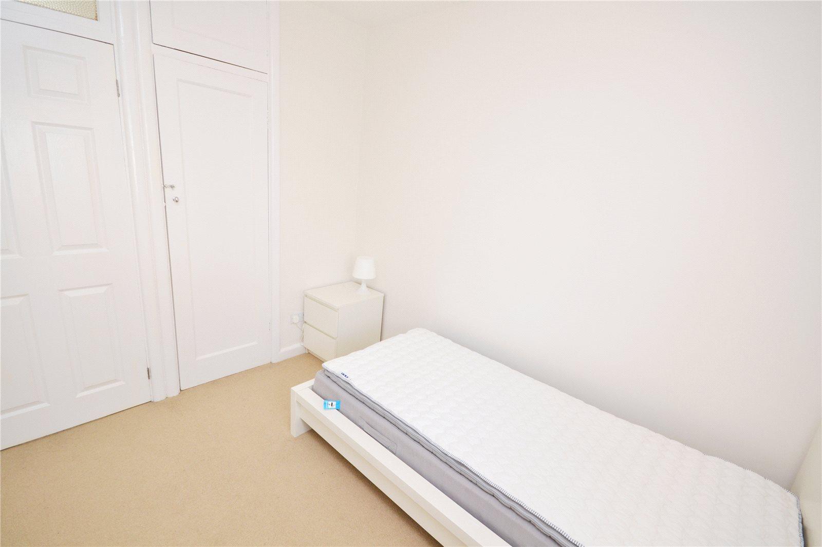 2 bedroom Apartment to rent - Martyn Gerrard