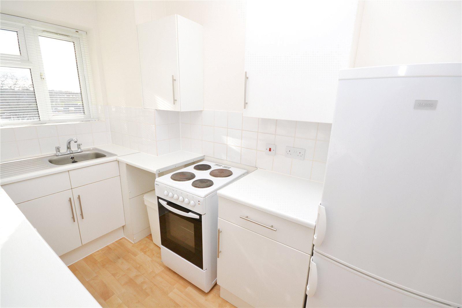 2 bedroom Apartment to rent - Martyn Gerrard