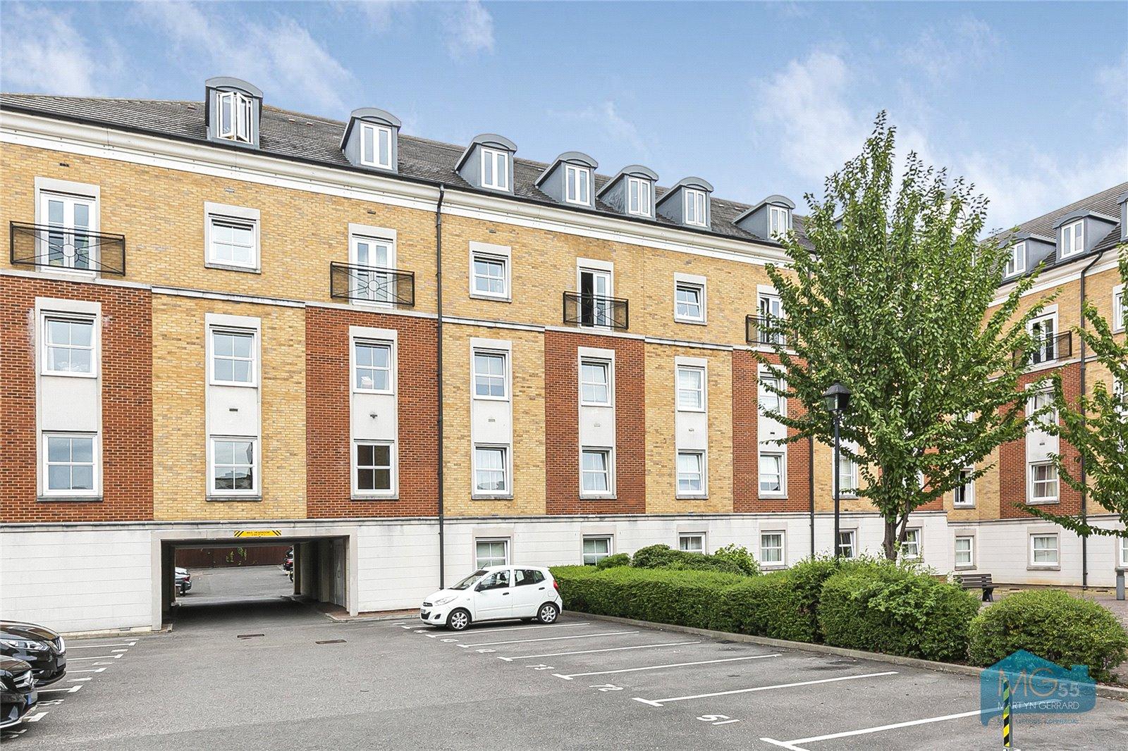 2 bedroom Ground Floor Flat to rent - Martyn Gerrard