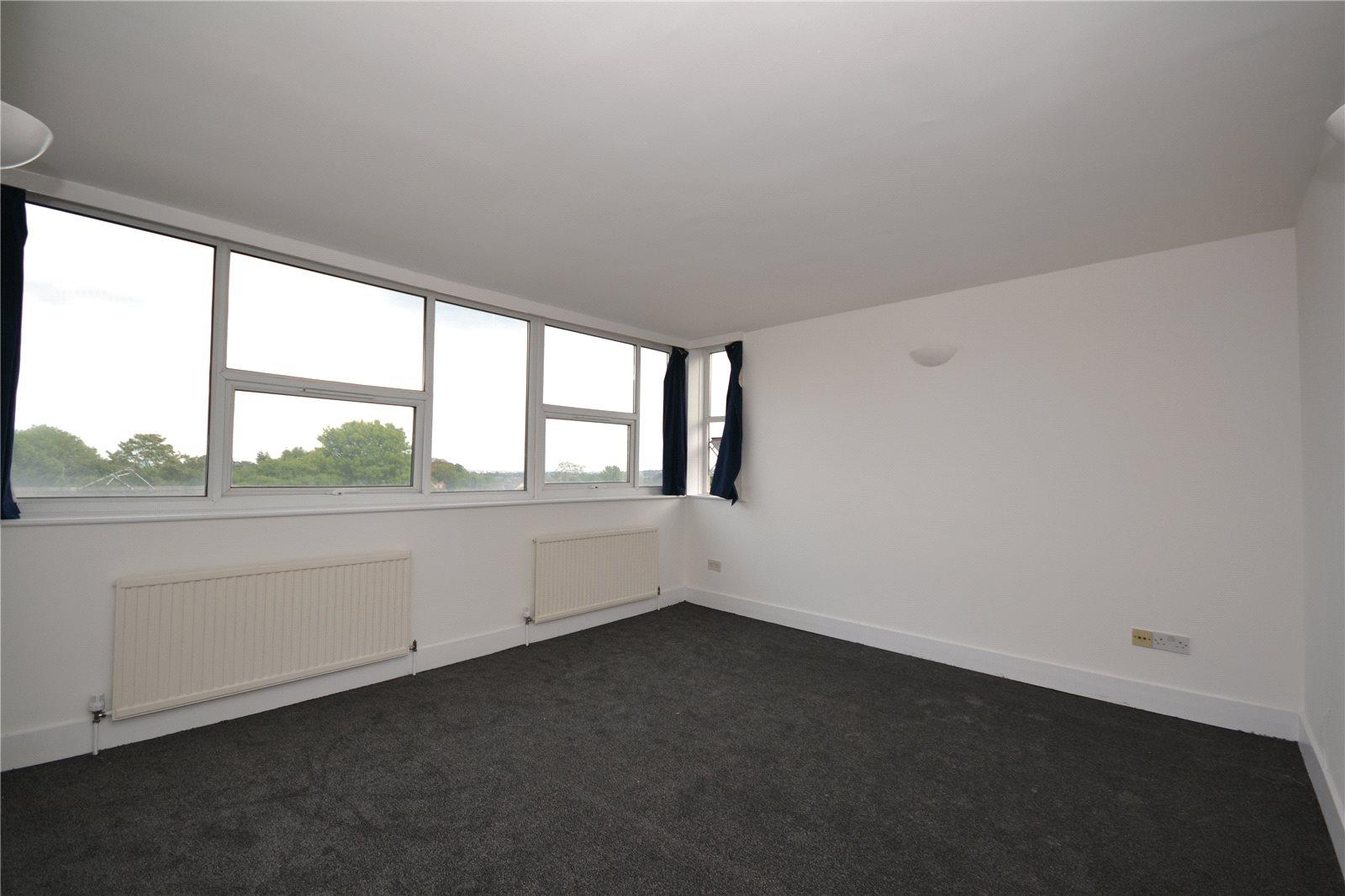 2 bedroom Apartment to rent - Martyn Gerrard