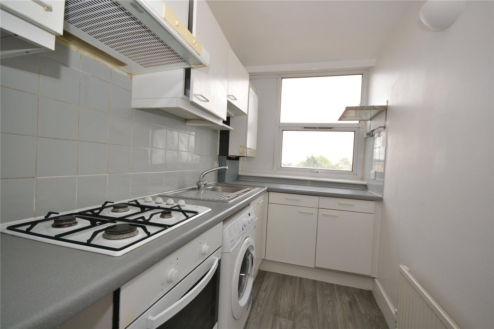 2 bedroom Apartment to rent - Martyn Gerrard
