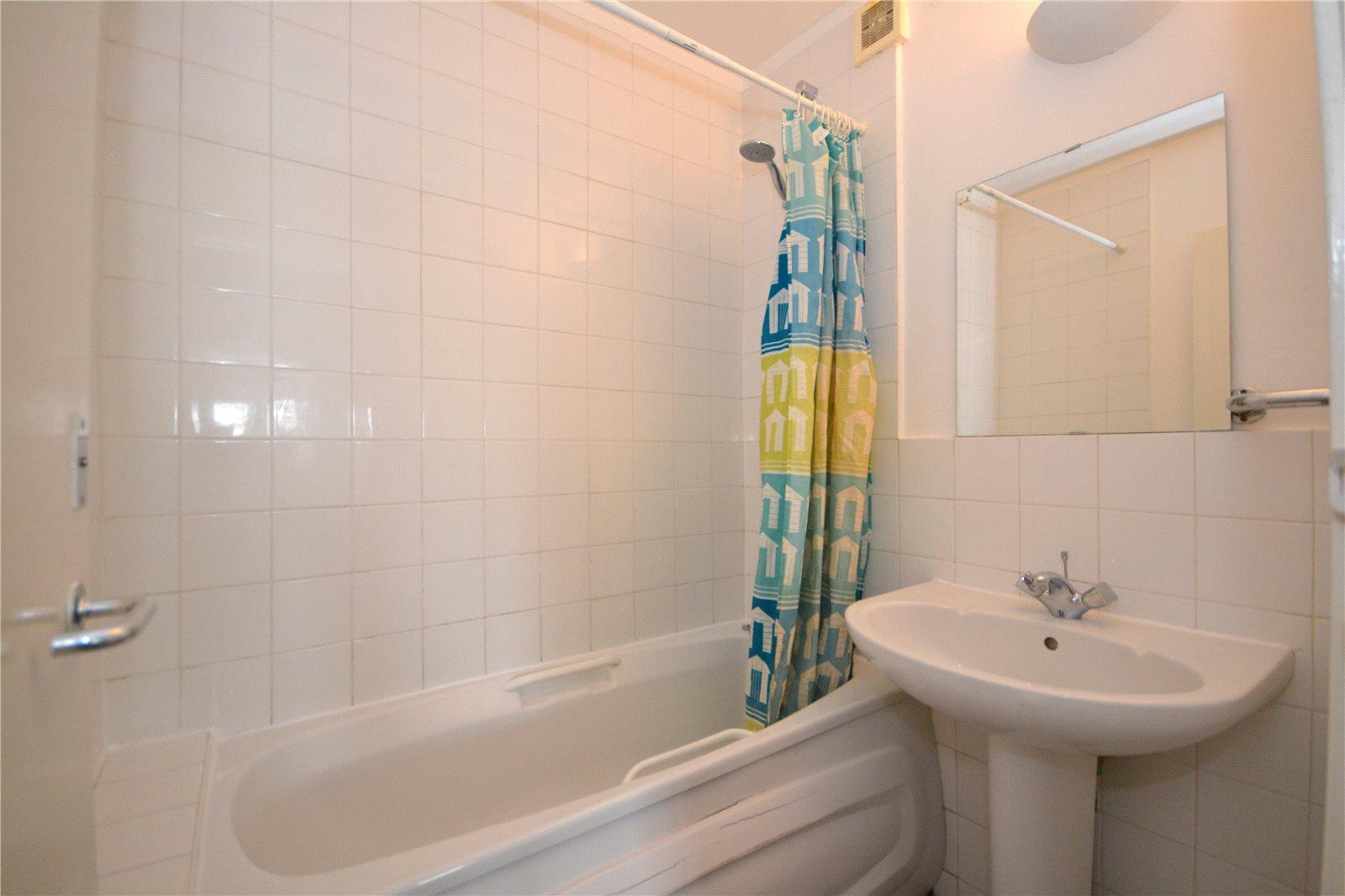 2 bedroom Apartment to rent - Martyn Gerrard