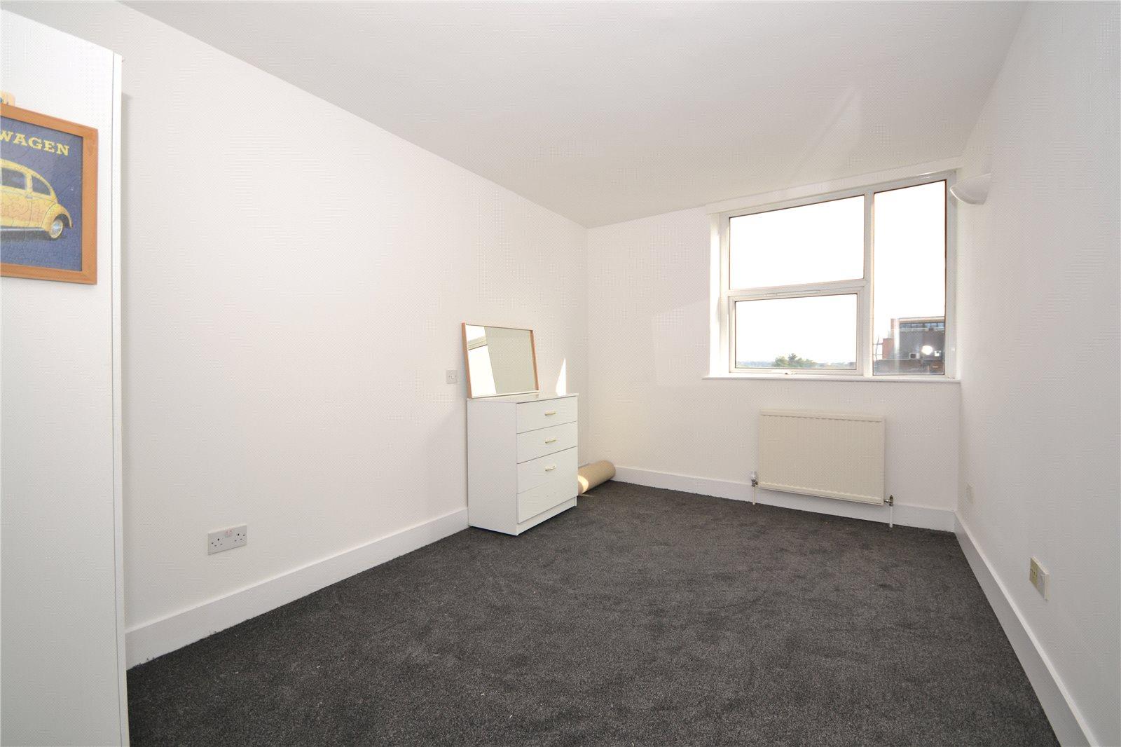 2 bedroom Apartment to rent - Martyn Gerrard