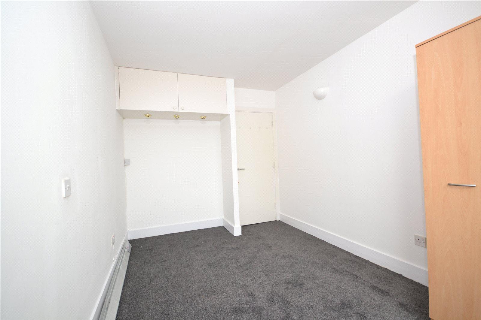 2 bedroom Apartment to rent - Martyn Gerrard