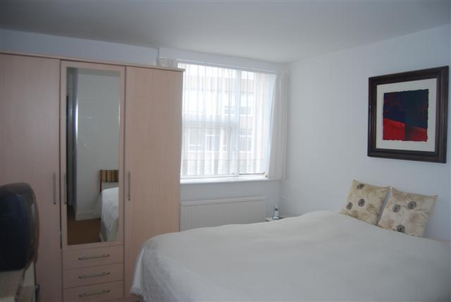 2 bedroom Apartment to rent - Martyn Gerrard