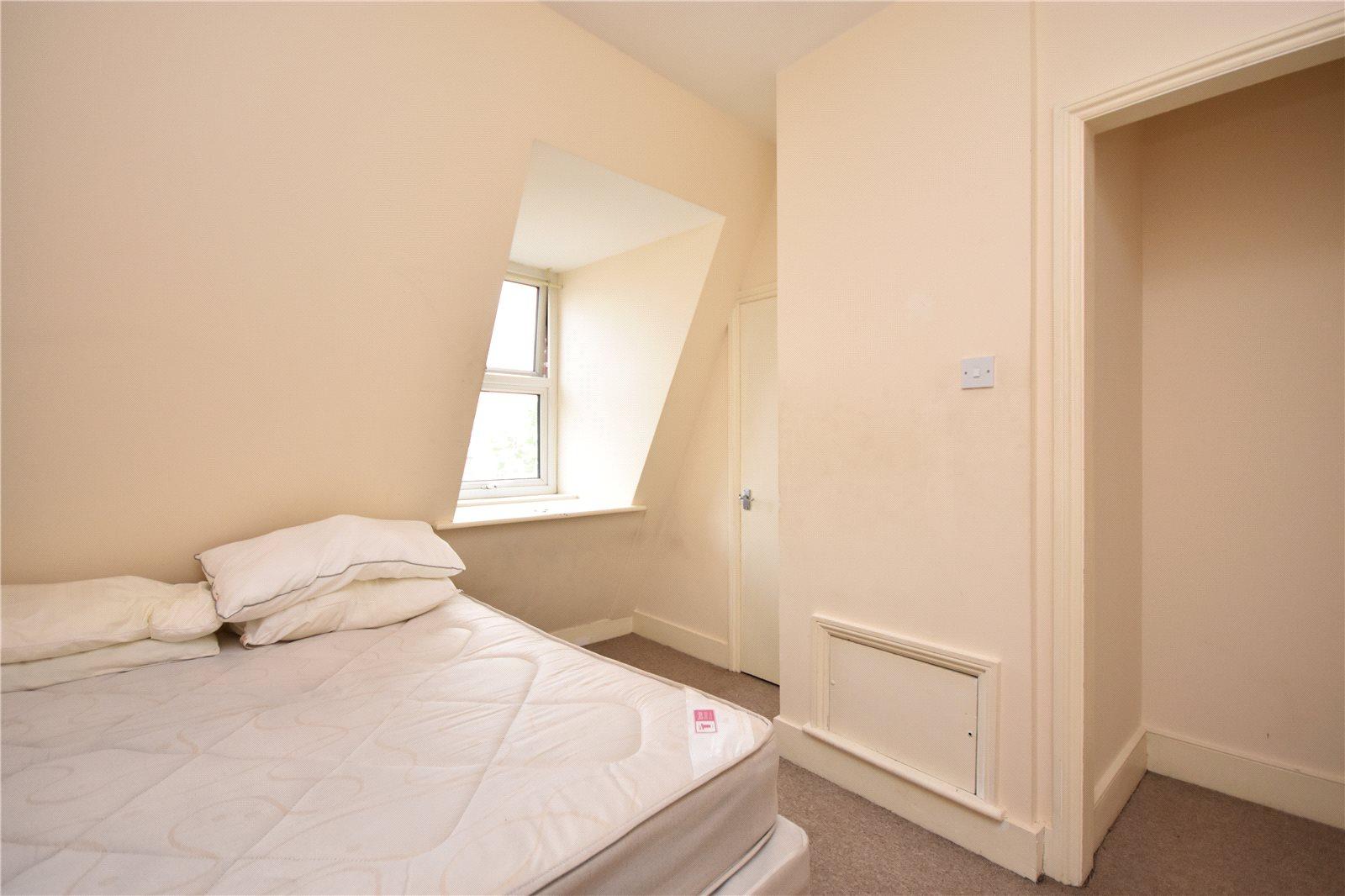 2 bedroom Apartment to rent - Martyn Gerrard