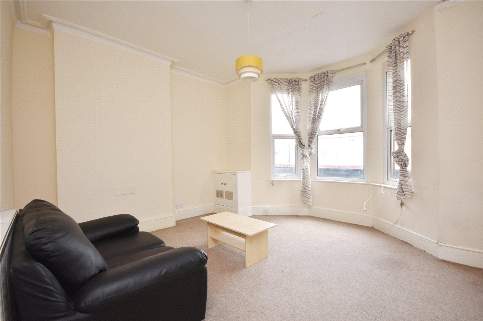 2 bedroom Apartment to rent - Martyn Gerrard