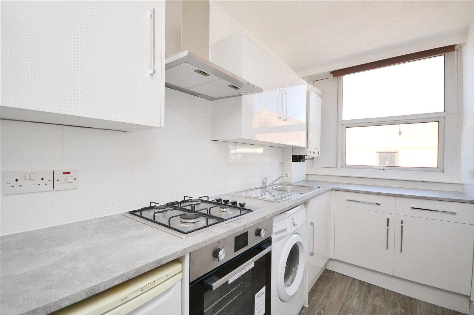 2 bedroom Apartment to rent - Martyn Gerrard