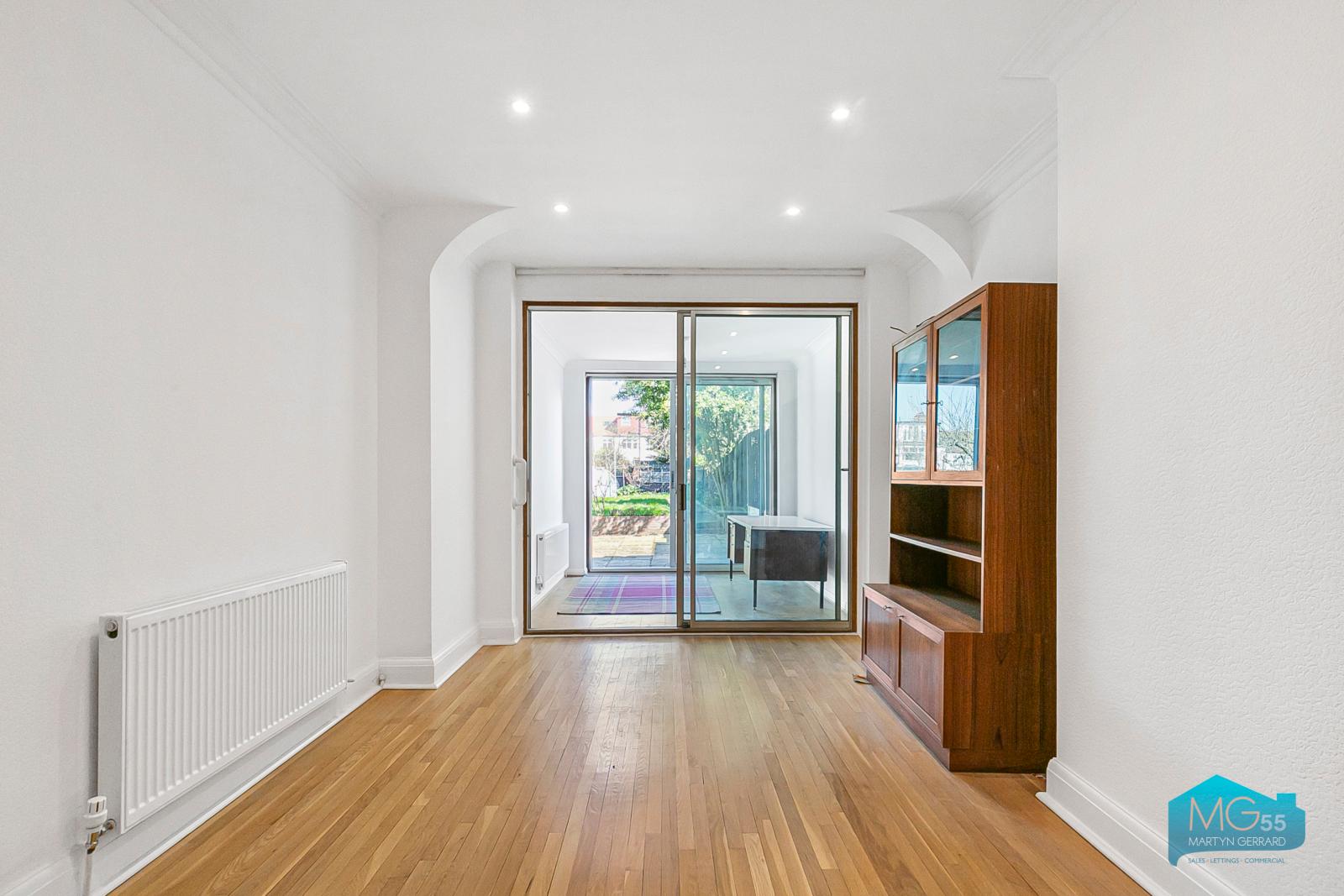 4 bedroom Semi-Detached House to rent + ' - Martyn Gerrard