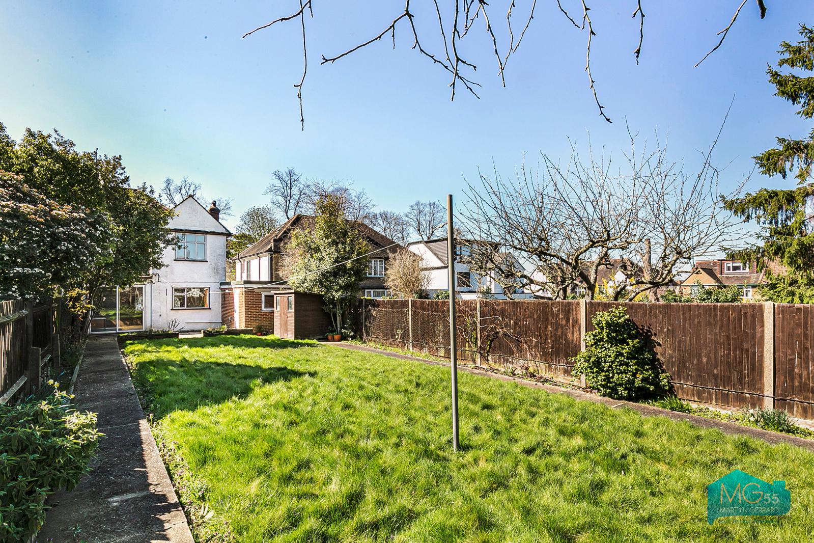 4 bedroom Semi-Detached House to rent - Martyn Gerrard