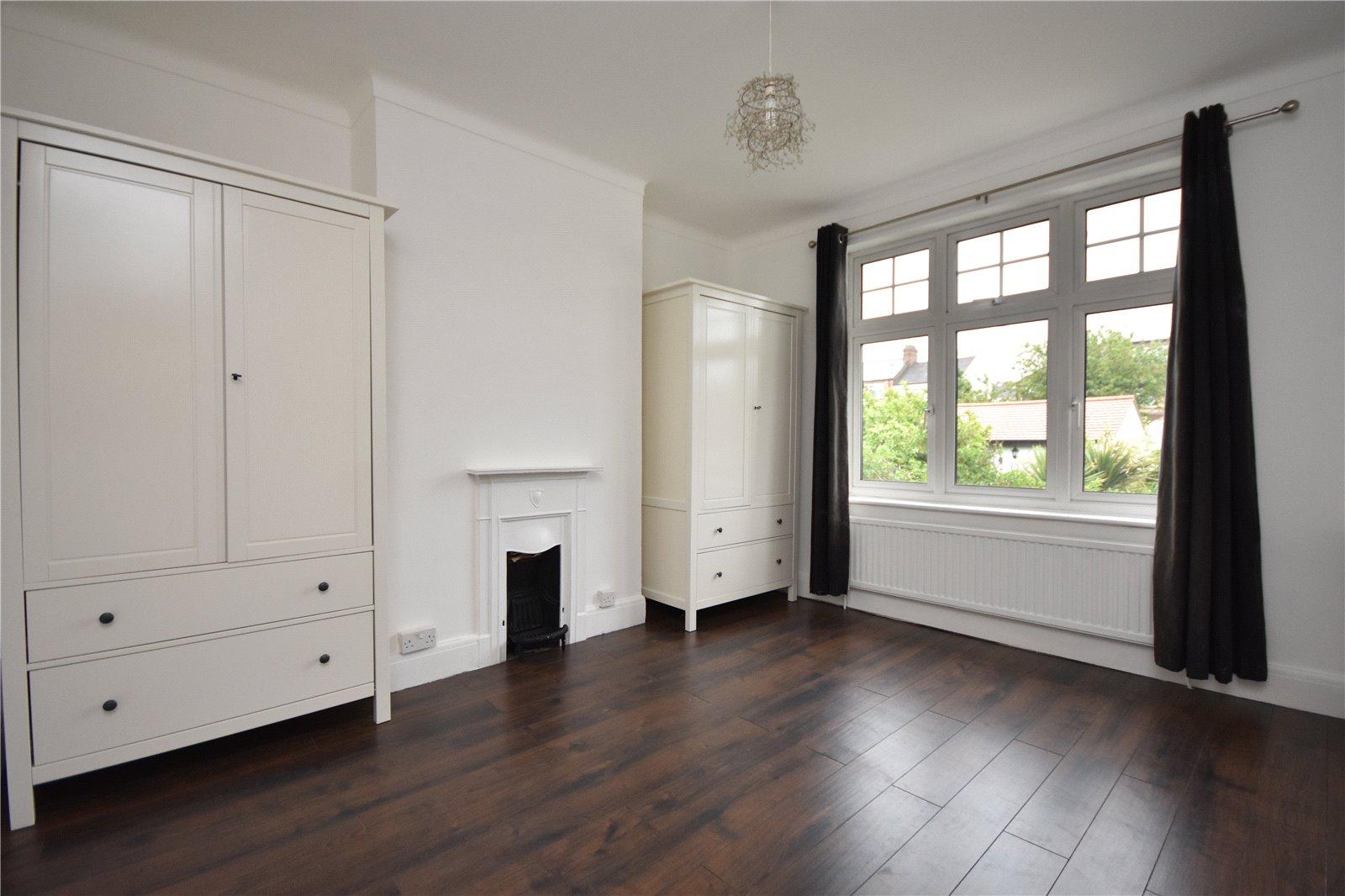 2 bedroom Apartment to rent + ' - Martyn Gerrard