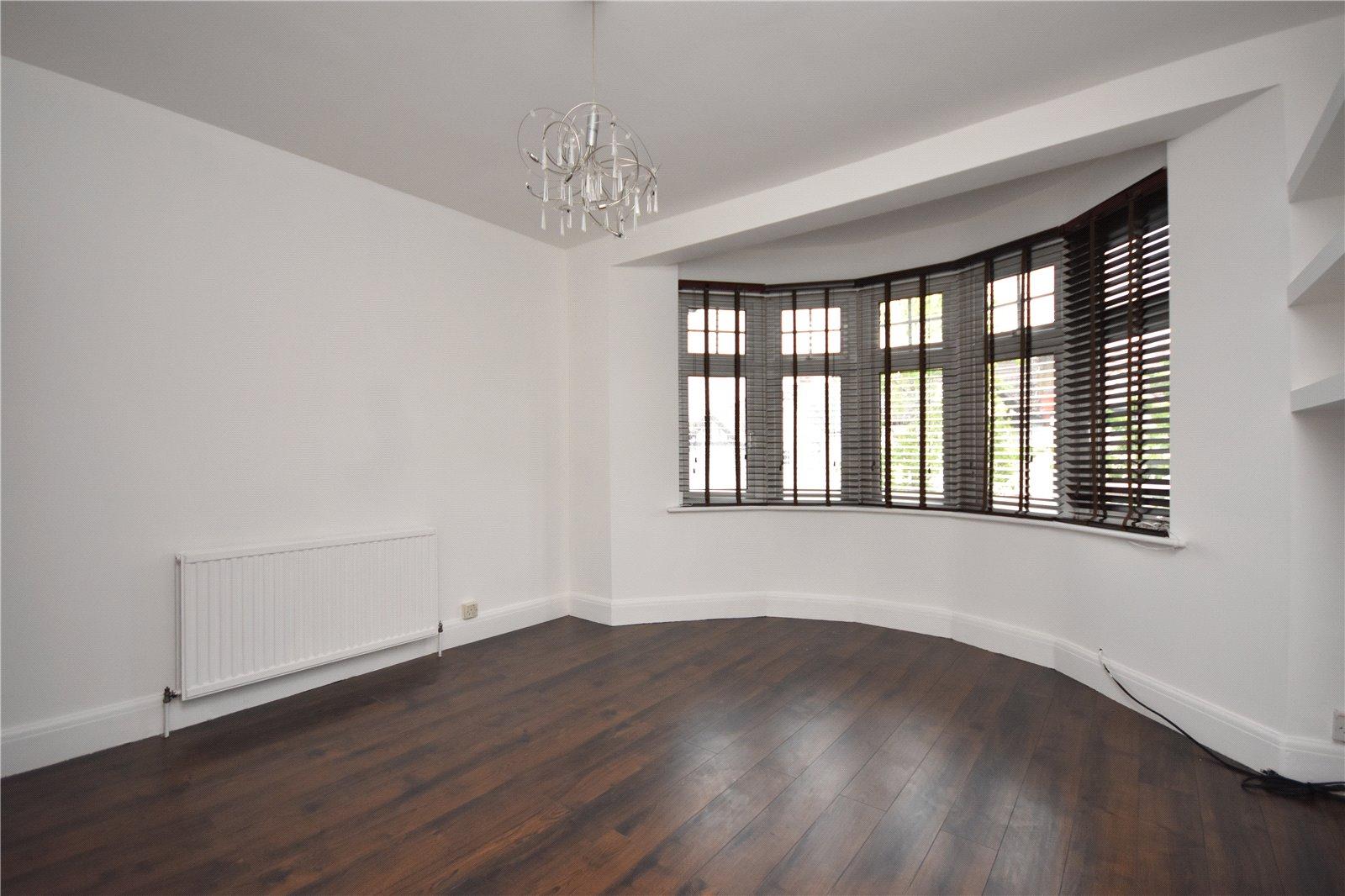 2 bedroom Apartment to rent - Martyn Gerrard