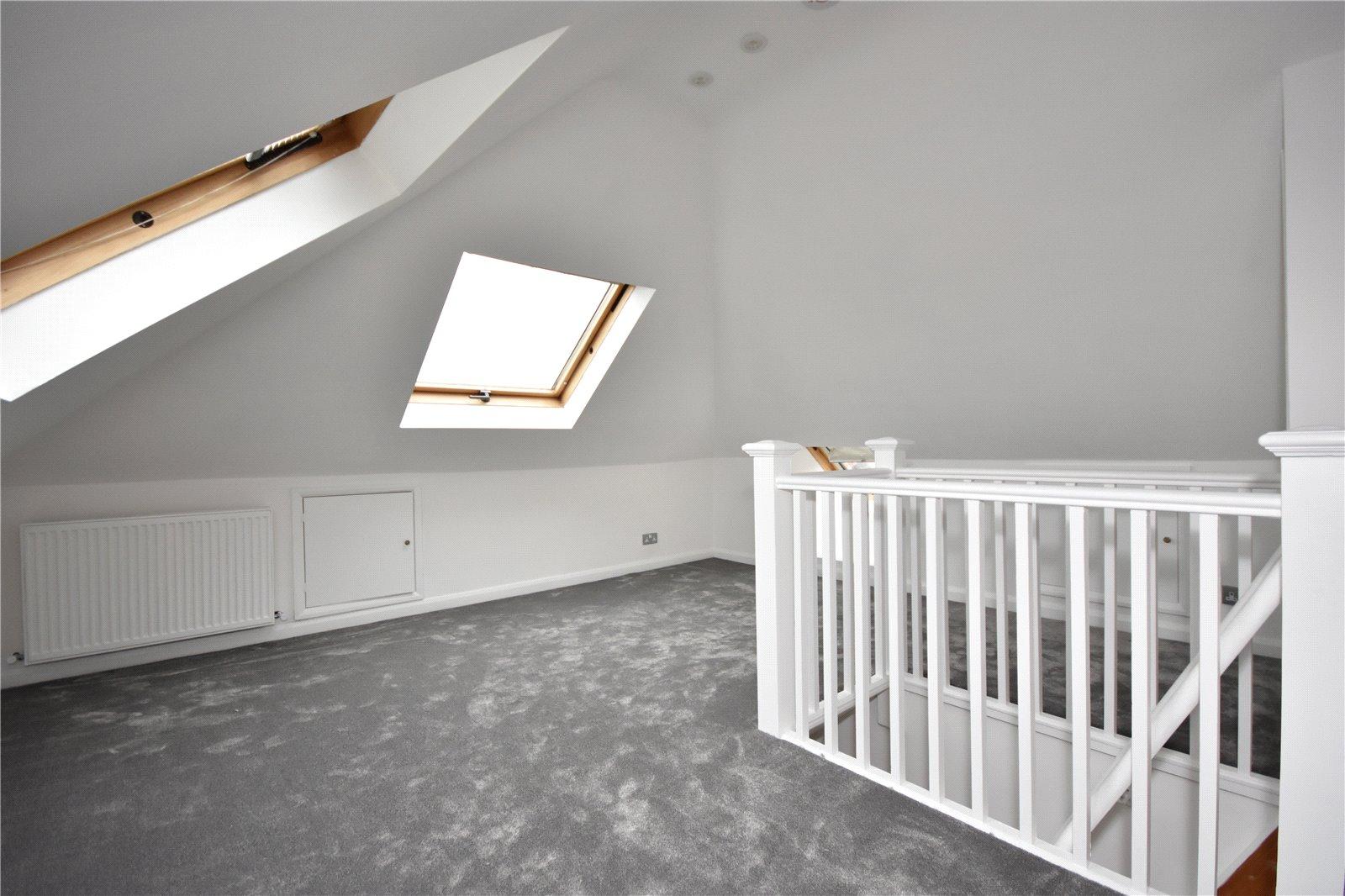 2 bedroom Apartment to rent - Martyn Gerrard