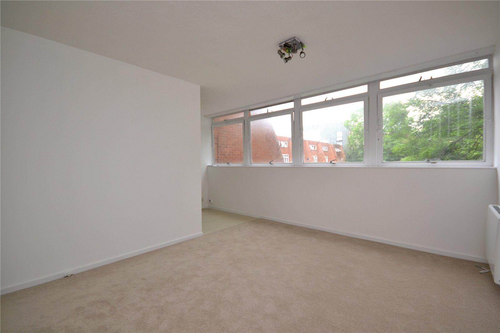 2 bedroom Apartment to rent - Martyn Gerrard
