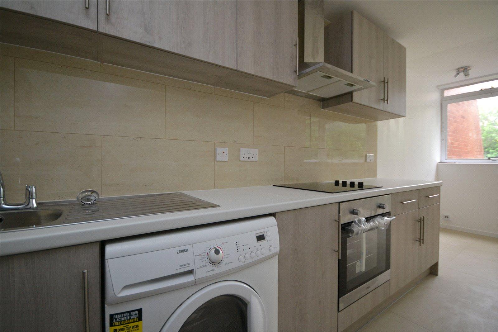 2 bedroom Apartment to rent - Martyn Gerrard