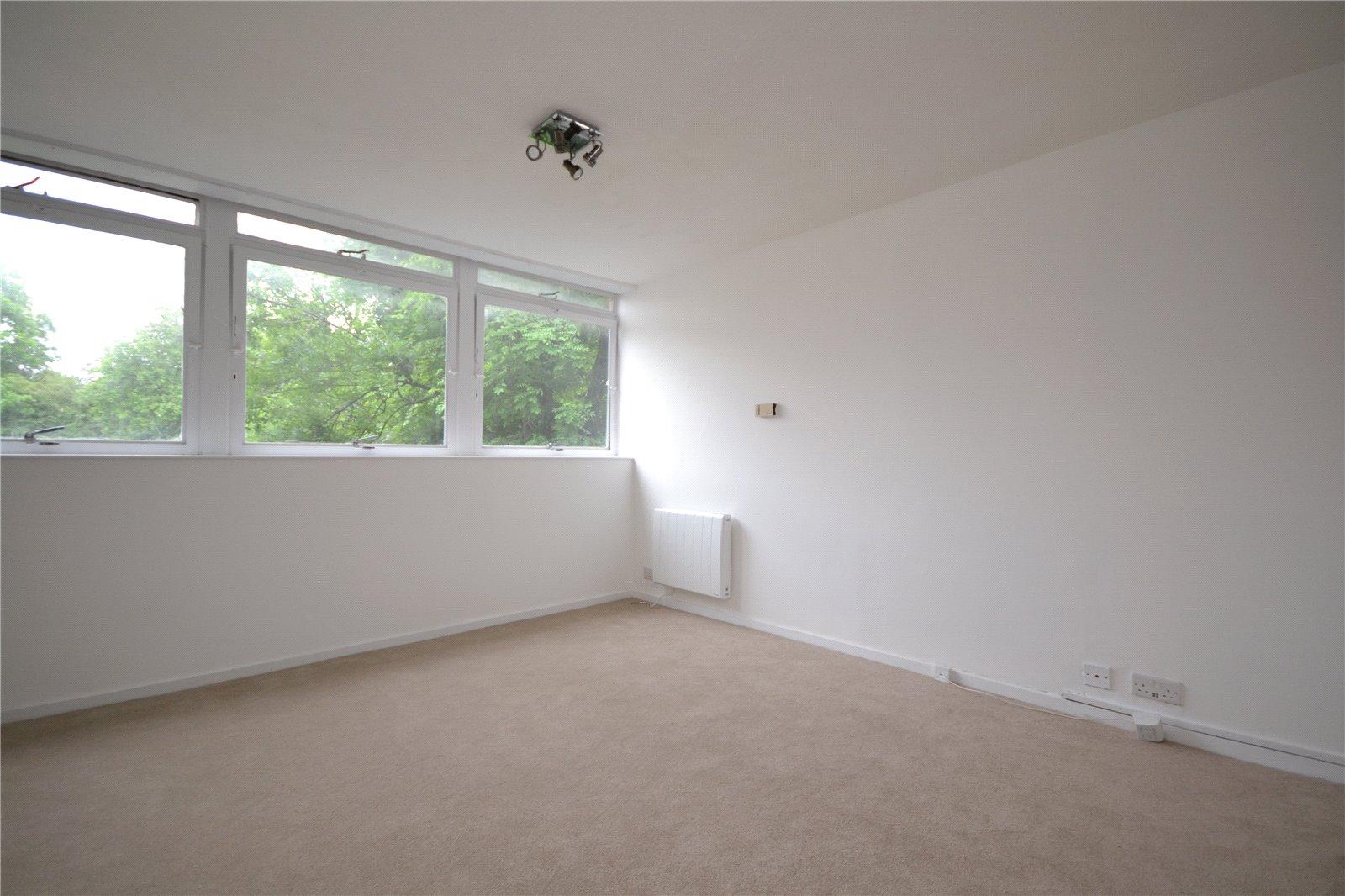 2 bedroom Apartment to rent - Martyn Gerrard