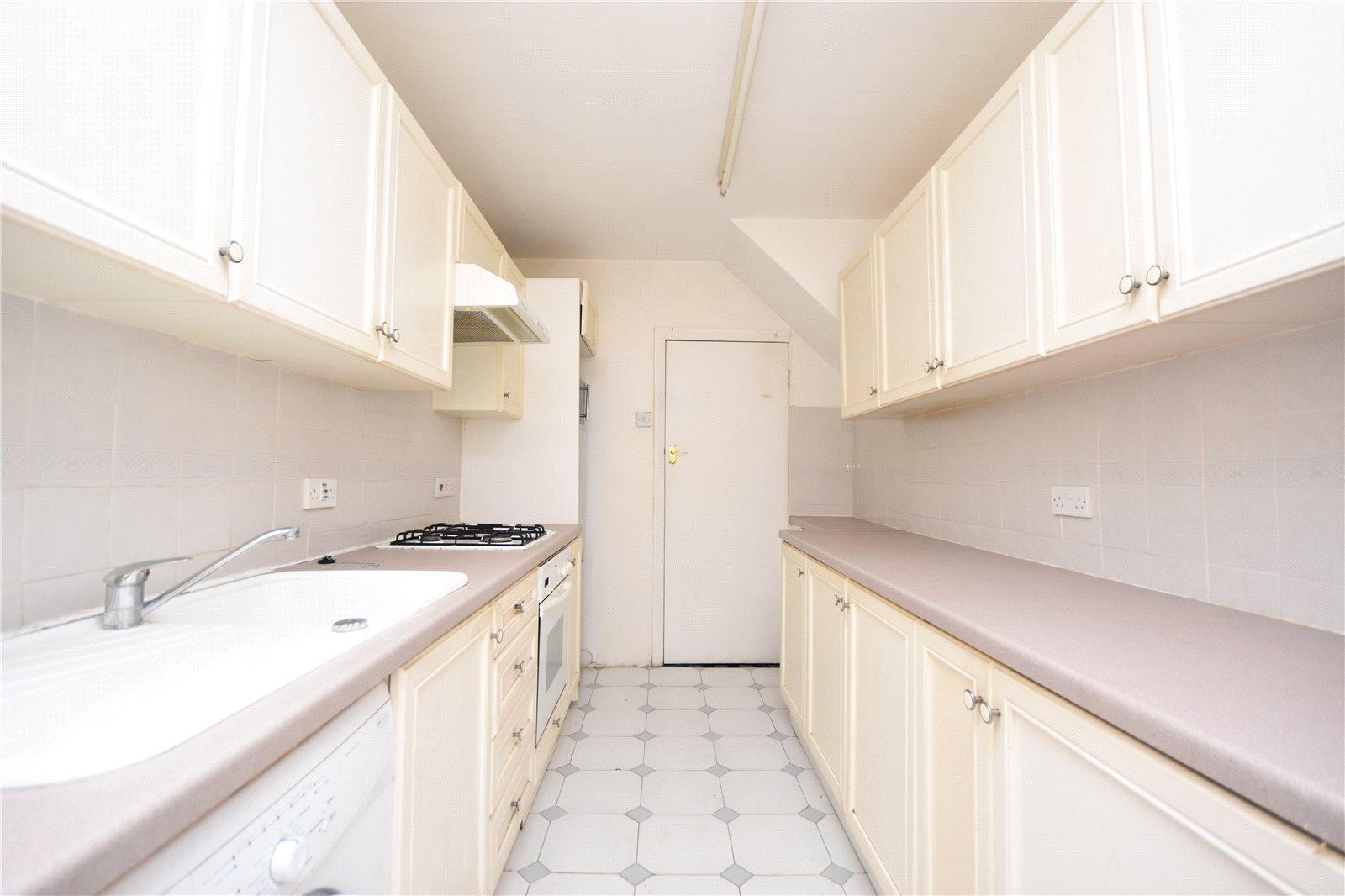 1 bedroom Ground Floor Flat to rent - Martyn Gerrard