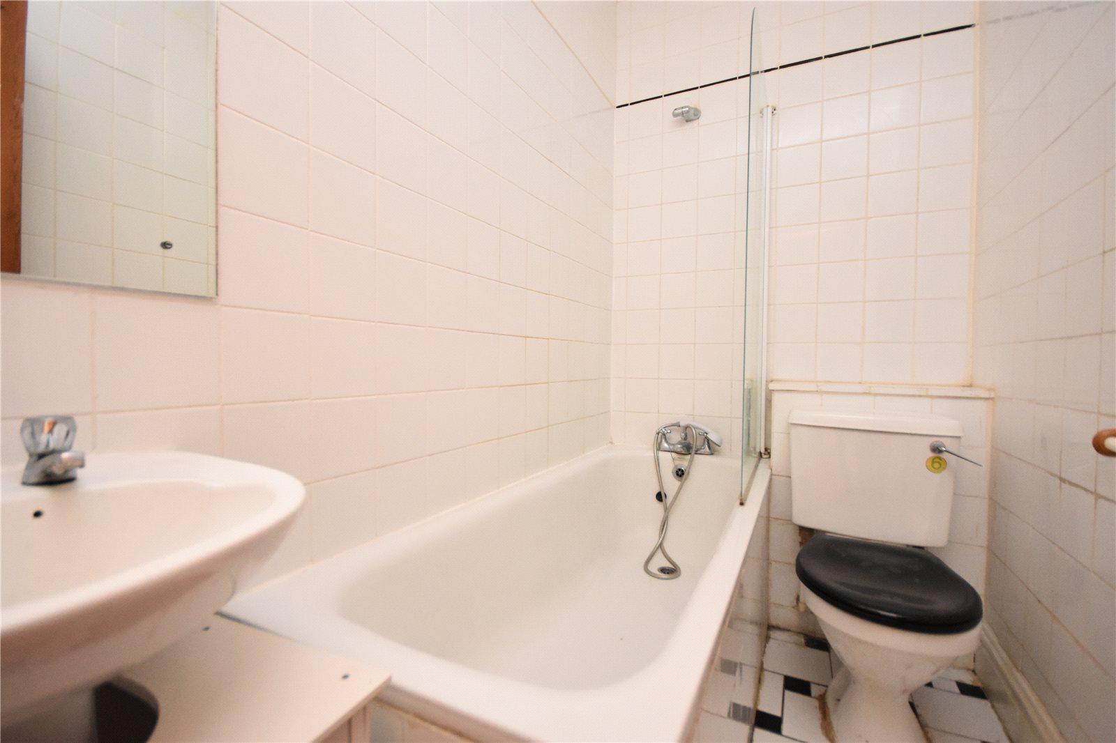 1 bedroom Ground Floor Flat to rent - Martyn Gerrard