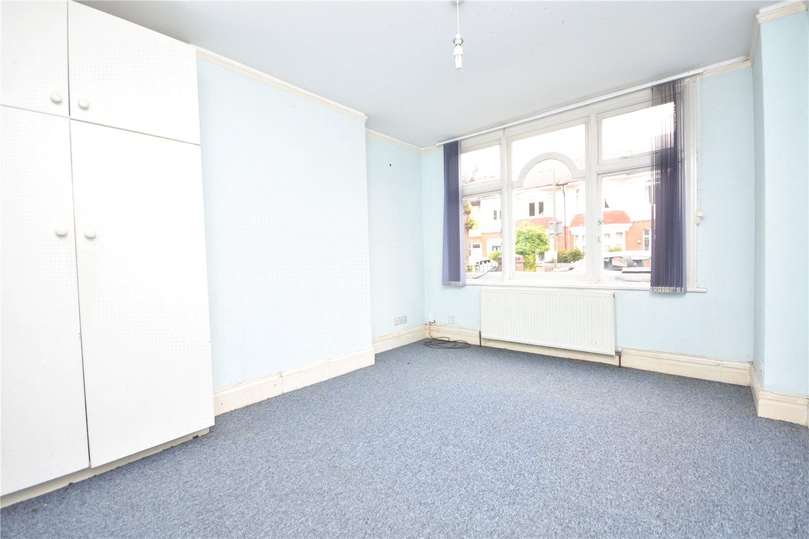 1 bedroom Ground Floor Flat to rent - Martyn Gerrard