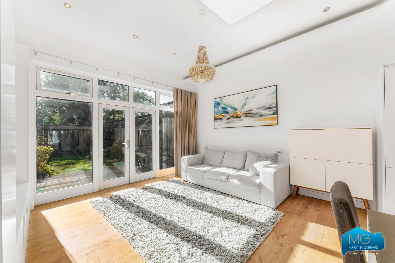 1 bedroom Ground Floor Flat to rent - Martyn Gerrard