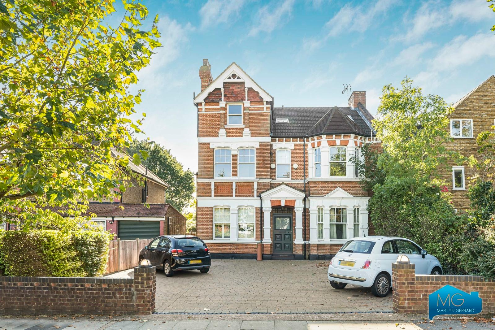 1 bedroom Ground Floor Flat to rent - Martyn Gerrard