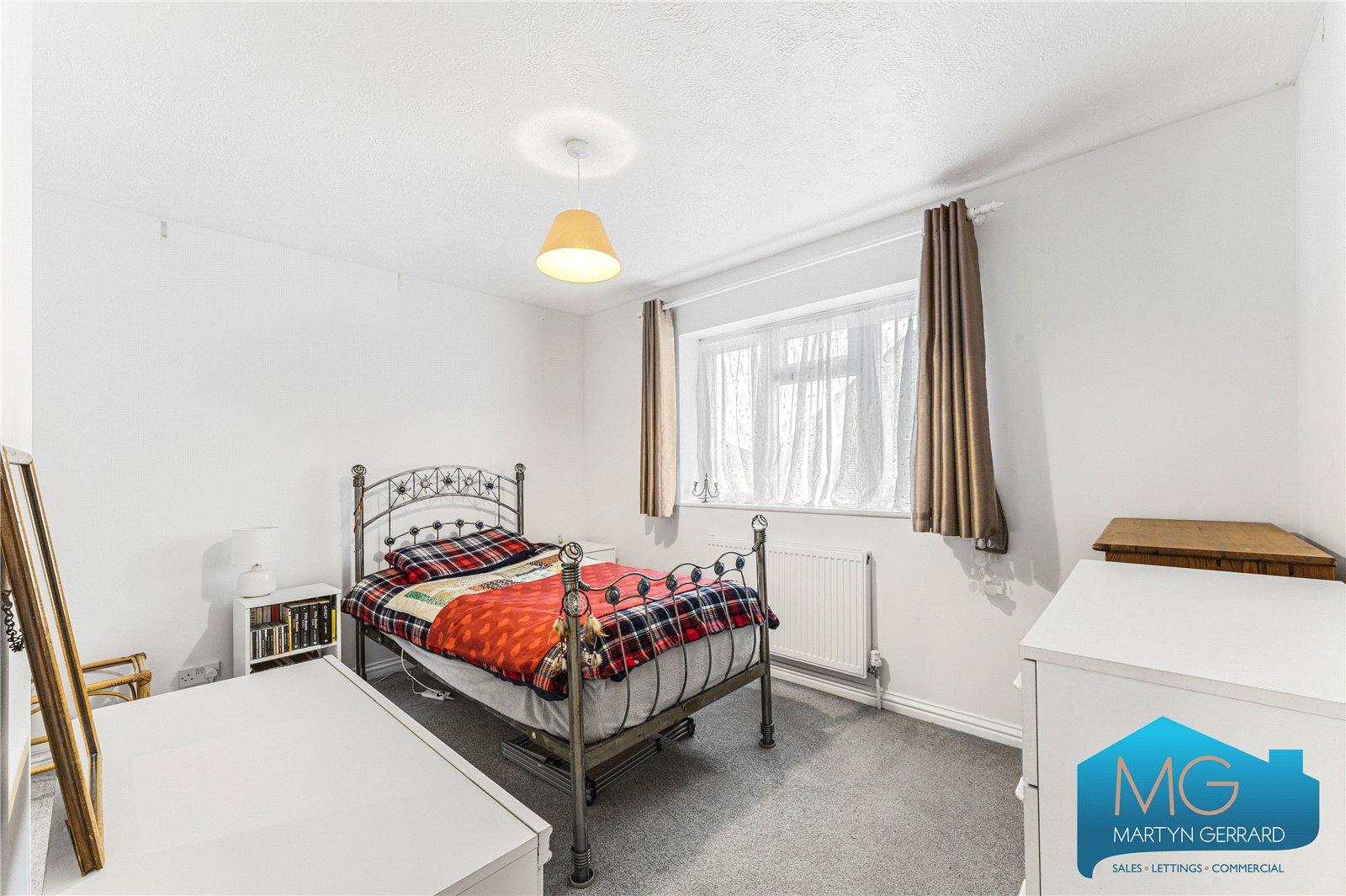 2 bedroom Terraced House for sale - Martyn Gerrard