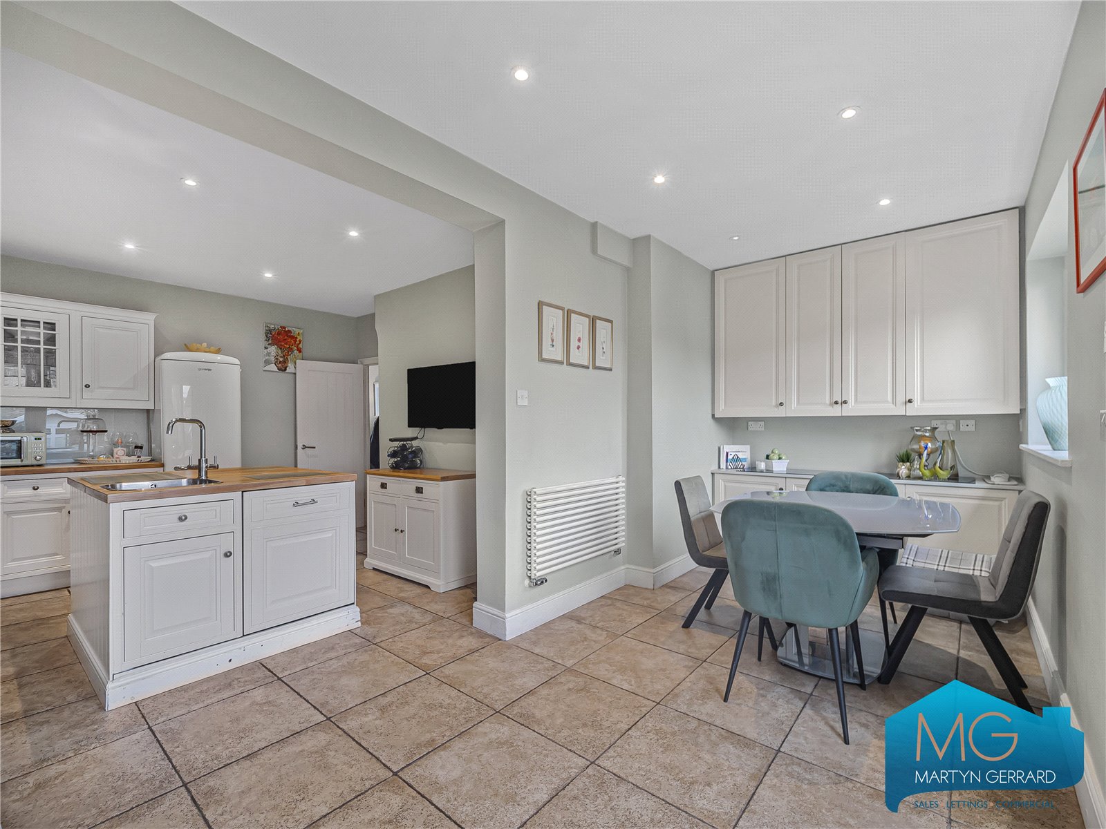 4 bedroom Terraced House for sale - Martyn Gerrard