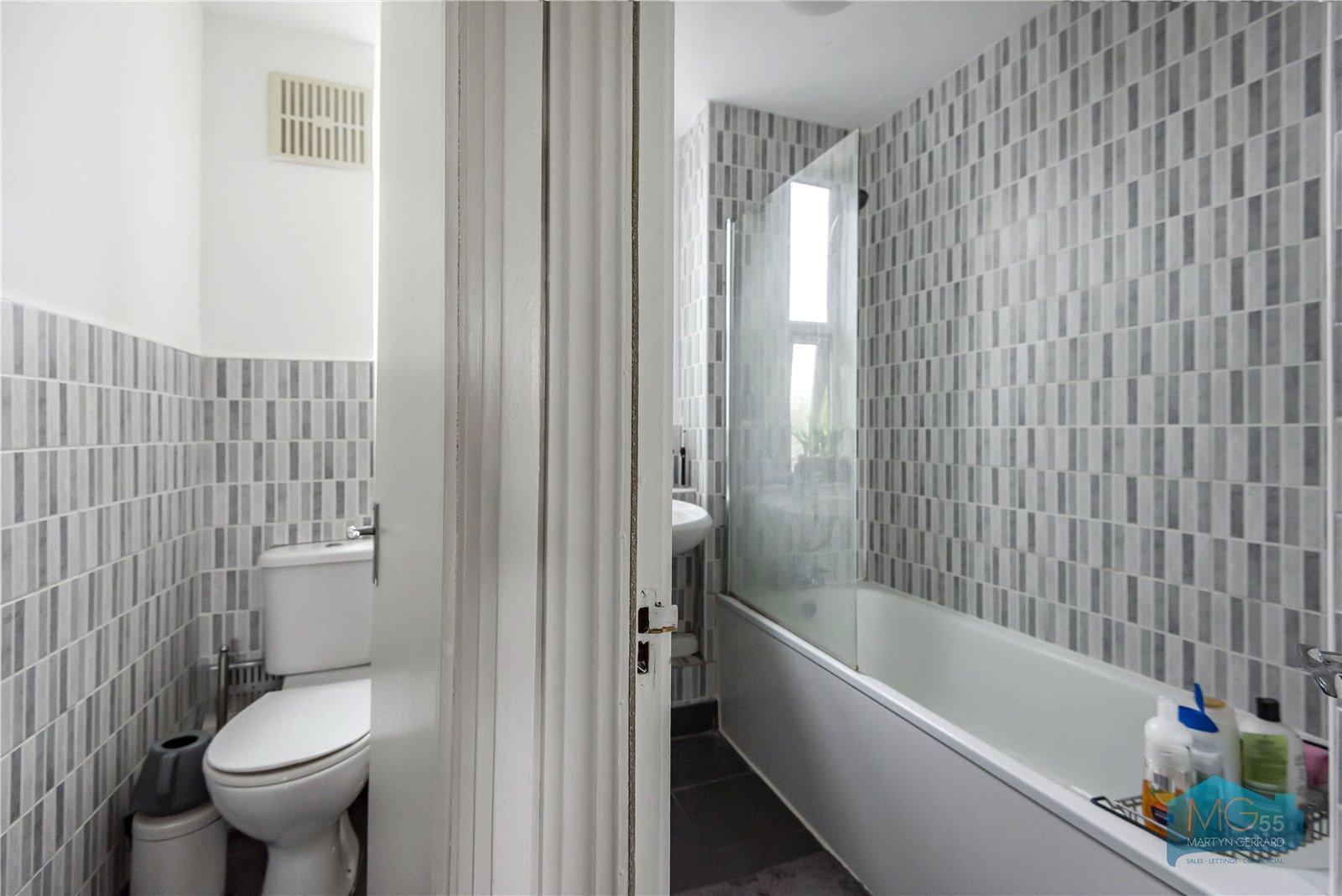2 bedroom Apartment to rent - Martyn Gerrard