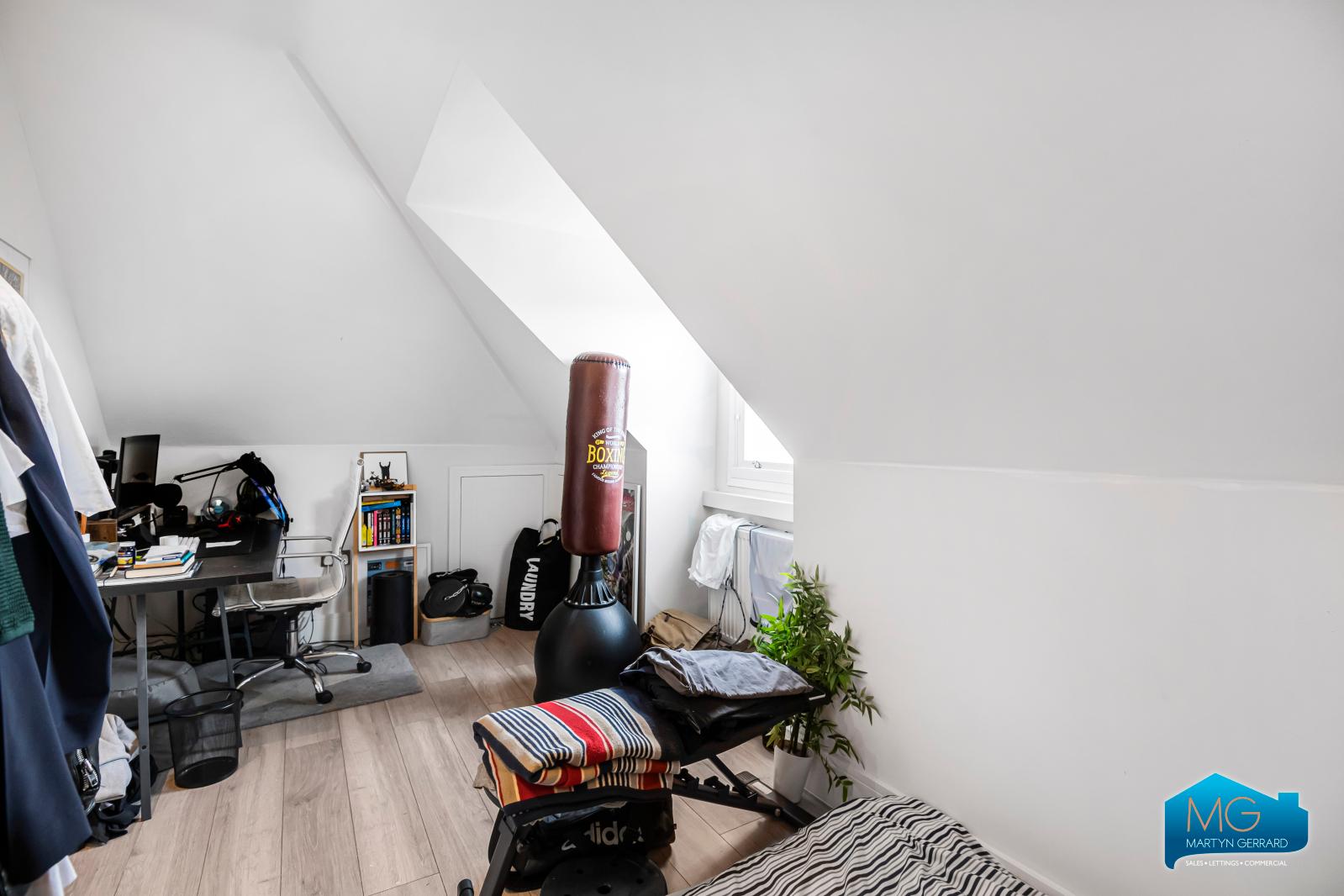 2 bedroom Apartment to rent - Martyn Gerrard