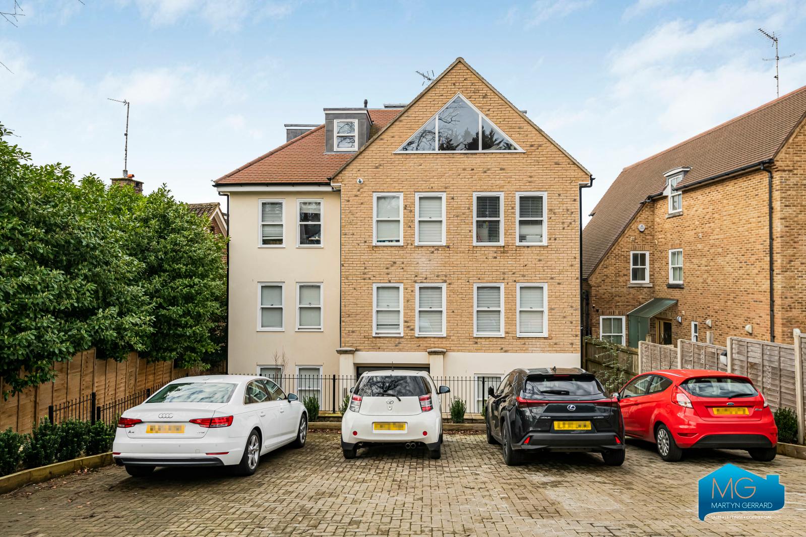 2 bedroom Apartment to rent - Martyn Gerrard