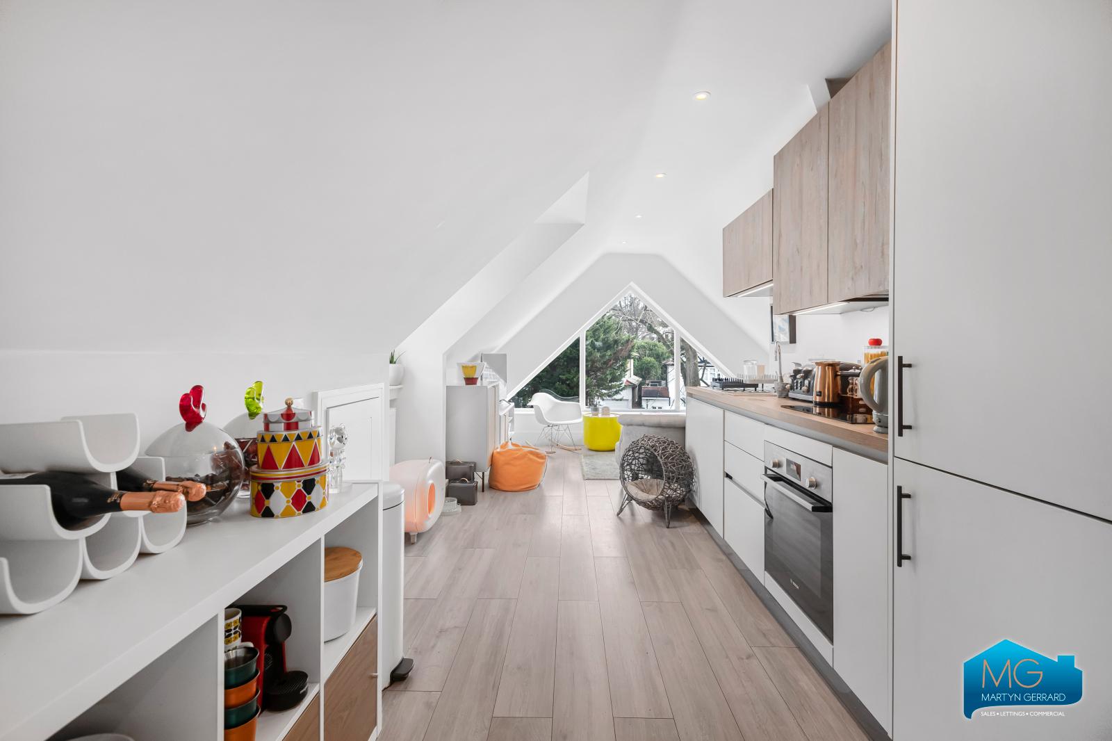 2 bedroom Apartment to rent - Martyn Gerrard