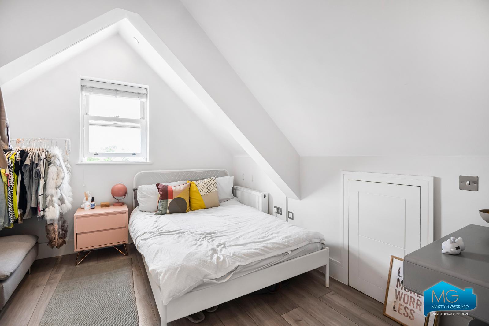 2 bedroom Apartment to rent - Martyn Gerrard