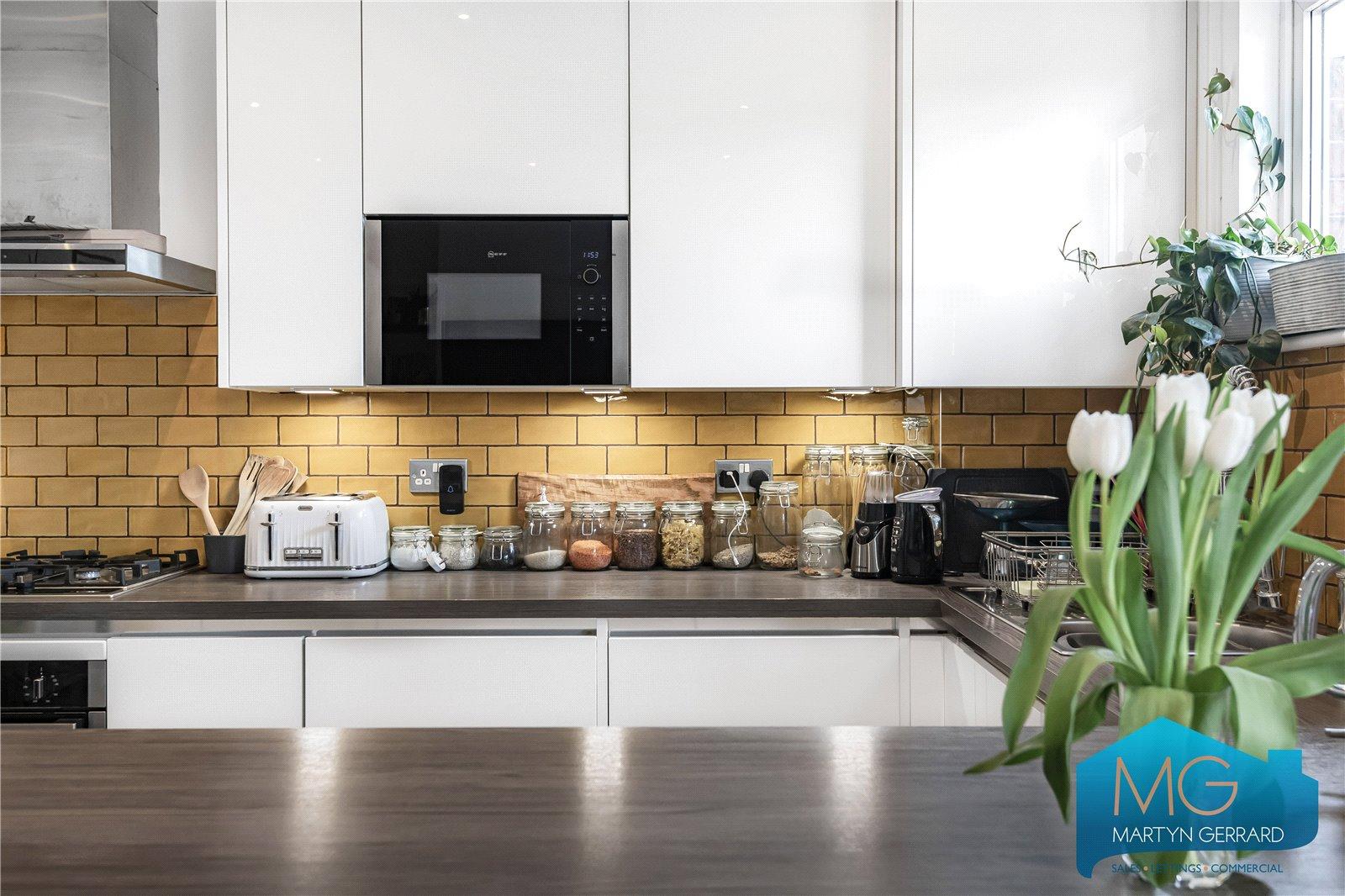 3 bedroom Apartment for sale - Martyn Gerrard