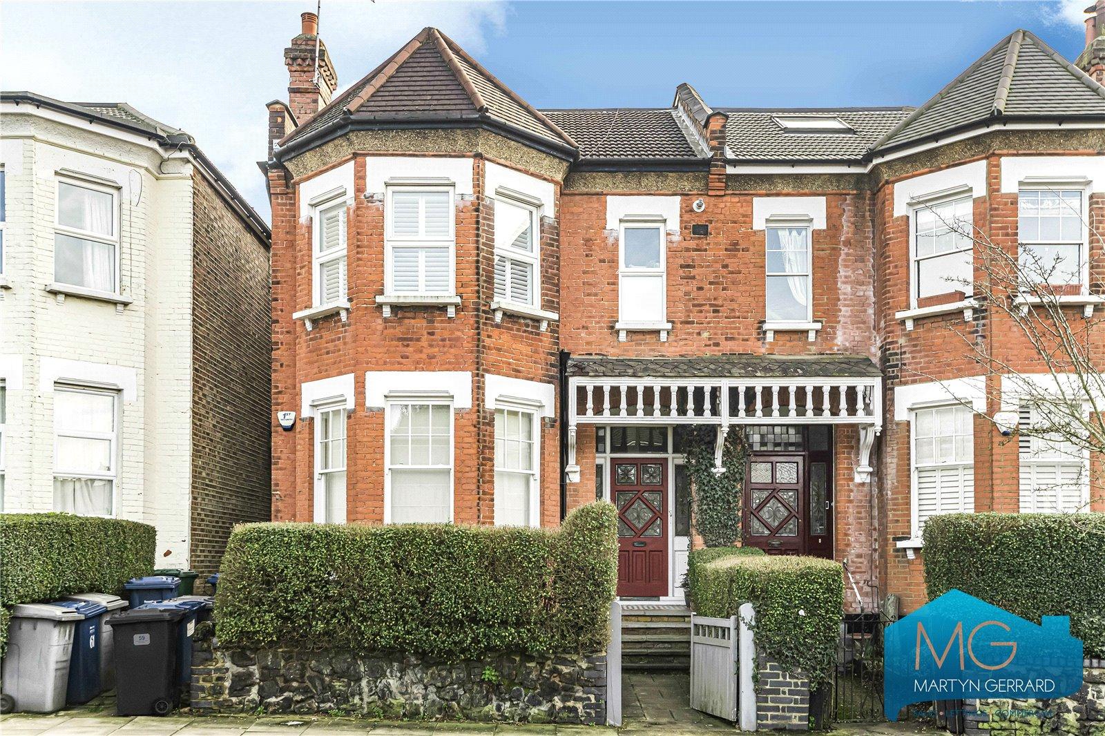 3 bedroom Apartment for sale - Martyn Gerrard