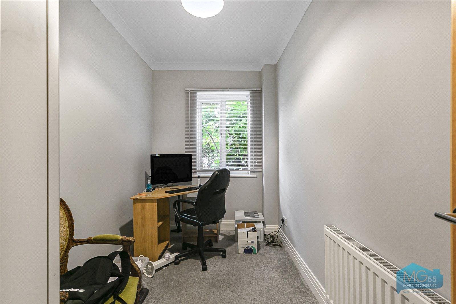 2 bedroom Ground Floor Flat to rent - Martyn Gerrard