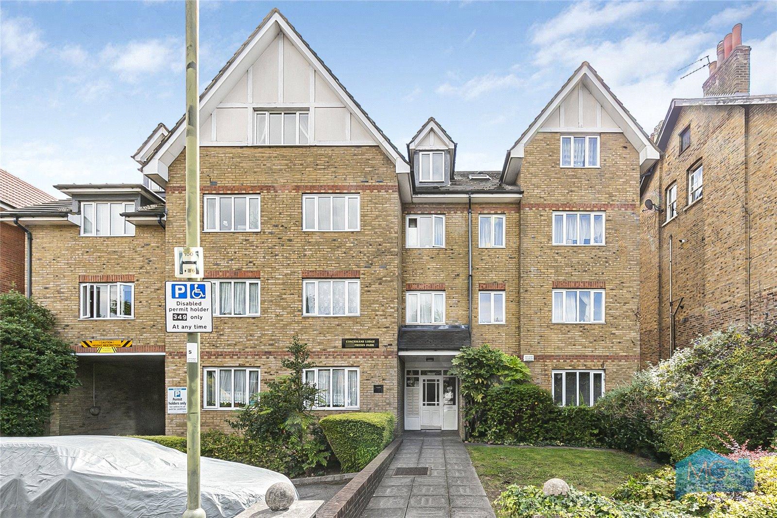 2 bedroom Ground Floor Flat to rent - Martyn Gerrard