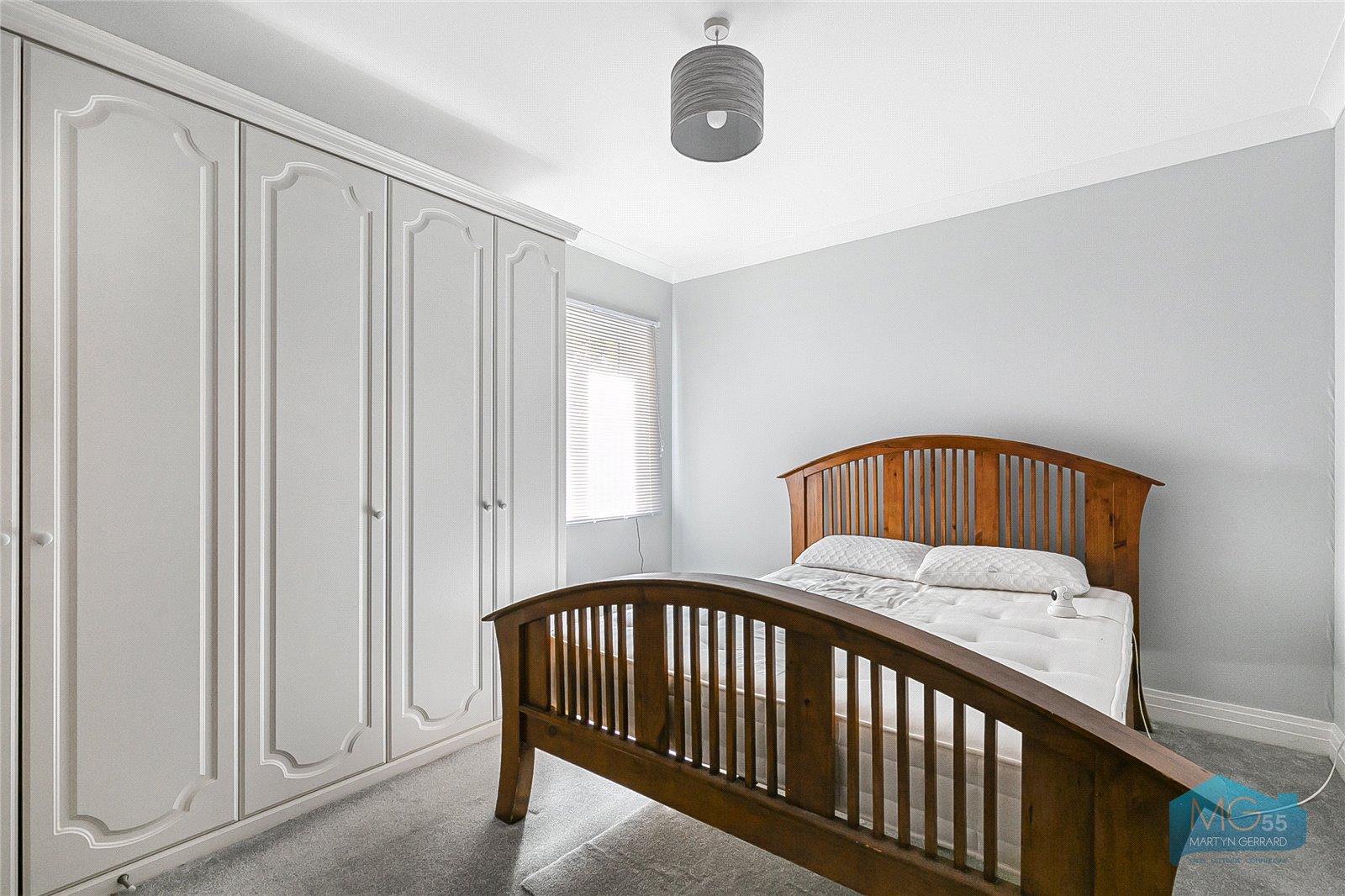2 bedroom Ground Floor Flat to rent - Martyn Gerrard