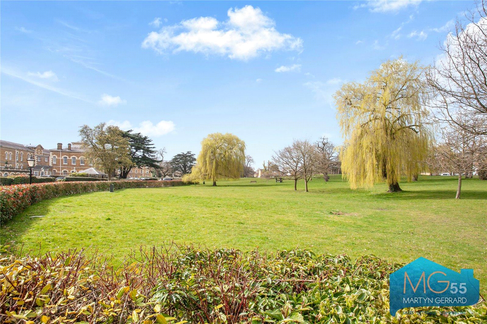 2 bedroom Apartment for sale - Martyn Gerrard