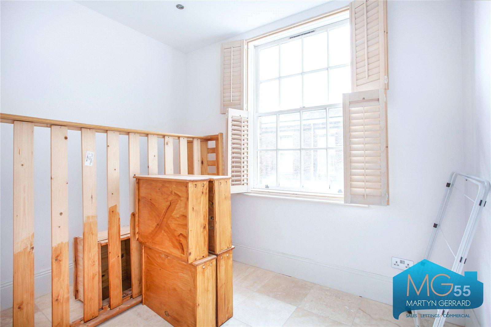 2 bedroom Apartment for sale - Martyn Gerrard